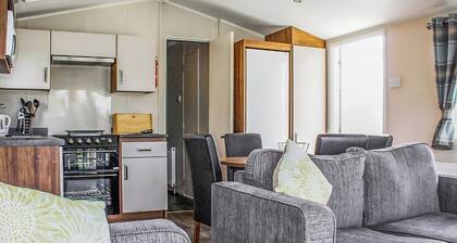 Introducing the Willerby Expression, a premium 3-bedroom caravan designed for comfort and style.