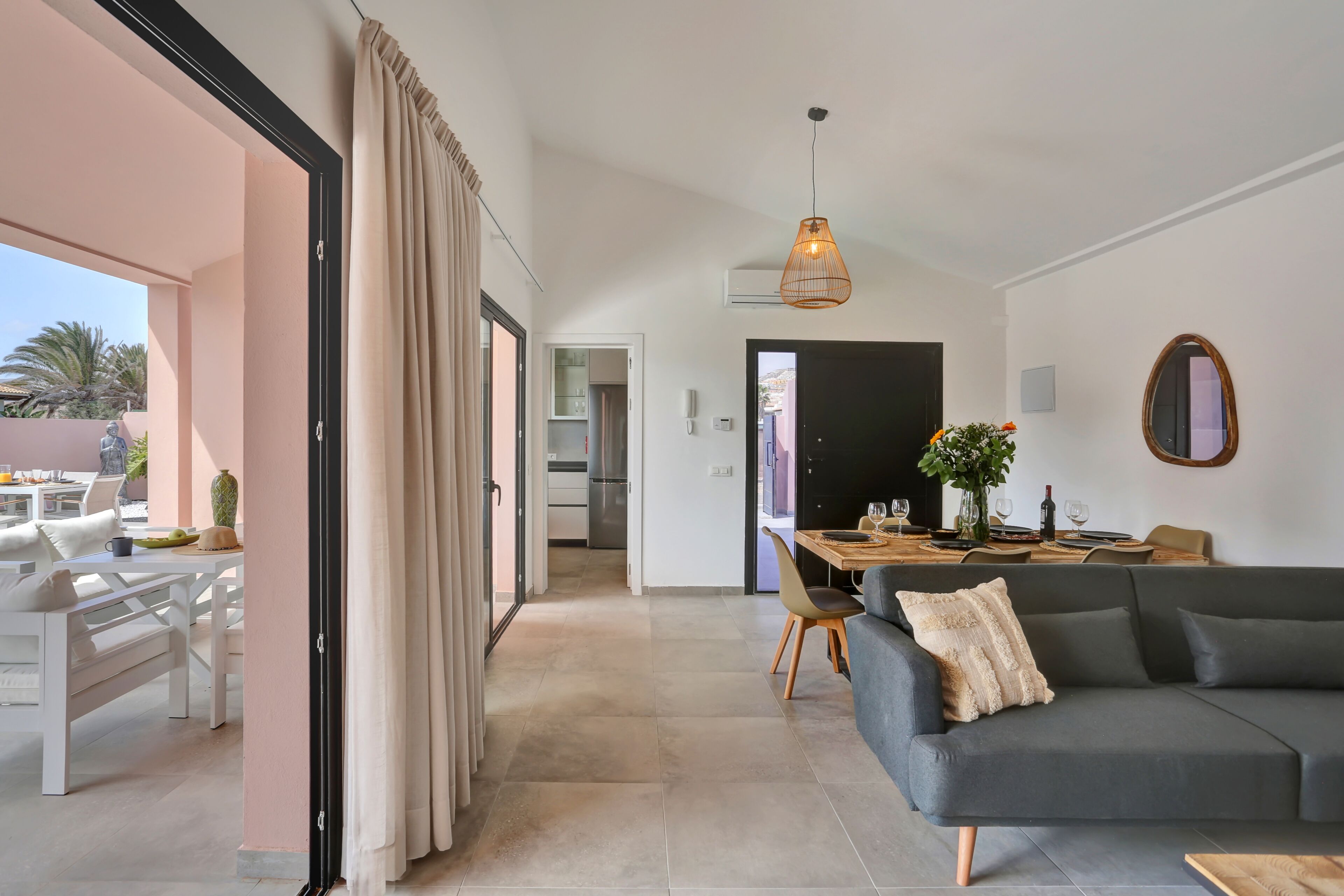 Televisio, pöytäjalkapallopöytä, pöytätennispöytä, stereot