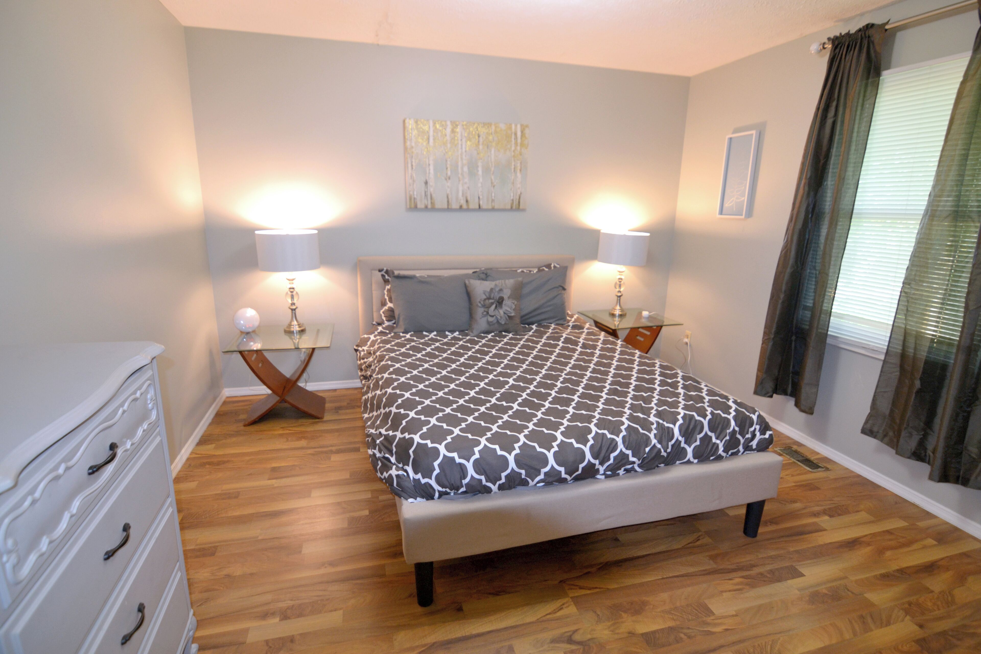 2 bedrooms, desk, iron/ironing board, WiFi (free)