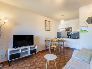 TV - Les Regates by Interhome (Hyères)