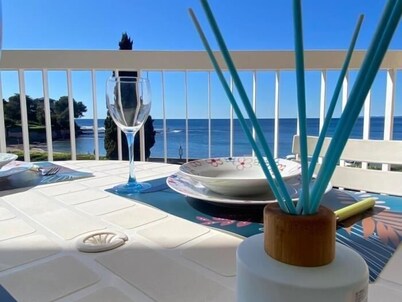 Studio 180° Sea View | Near Centre | Wi-Fi & Parking