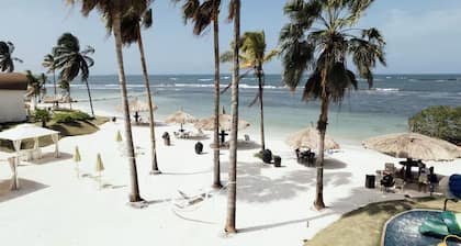 3BR Playa Escondida Resort - Family Friendly
