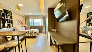 1 bedroom, desk, iron/ironing board, travel cot - Moderno e Aconchegante Studio no Lifespace Batel (Curitiba)