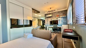 1 bedroom, desk, iron/ironing board, travel cot - Boutique Studio Gourmet no Lifespace Batel Curitiba (Curitiba)