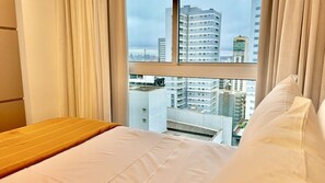 2 bedrooms, desk, iron/ironing board, travel crib - Apto 2 Quartos com sacada, churrasqueira no Lifespace (Curitiba)