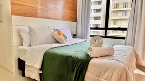 2 Schlafzimmer, Schreibtisch, Bügeleisen/Bügelbrett, Reisekinderbett
