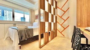 1 Schlafzimmer, Schreibtisch, Bügeleisen/Bügelbrett, Reisekinderbett