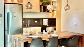 Fridge, microwave, oven, stovetop - Maravilhoso e Completo apto 2 quartos no lifespace (Curitiba)