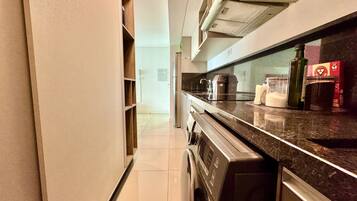 Fridge, microwave, oven, stovetop