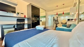 1 soveværelse, skrivebord, strygejern/strygebræt, weekendseng