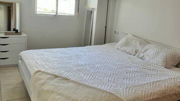 2 chambres, fer et planche Ă  repasser, Wi-Fi, draps fournis