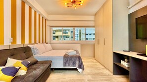 1 多间卧室、办公桌、熨斗/熨衣板、旅行婴儿床