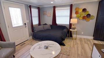 1 chambre, bureau, fer et planche Ă repasser, Wi-Fi gratuit