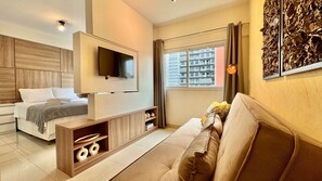 1 Schlafzimmer, Schreibtisch, Bügeleisen/Bügelbrett, Reisekinderbett