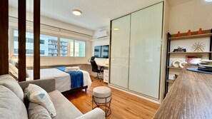 1 Schlafzimmer, Schreibtisch, Bügeleisen/Bügelbrett, Reisekinderbett