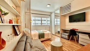 1 Schlafzimmer, Schreibtisch, Bügeleisen/Bügelbrett, Reisekinderbett