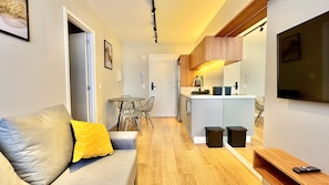 TV - Apto incrível de 1 quarto mais sala ed. Elysia (Curitiba)