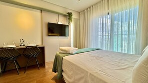 1 غرفة نوم ومكتب ومكواة/لوح كي وسرير سفر