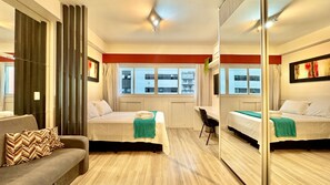 1 bedroom, desk, iron/ironing board, travel cot - Clean e Moderno Studio no Lifespace Curitiba Batel (Curitiba)