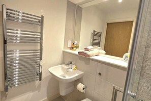 Douche, serviettes fournies