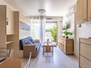 TV - De La Plage by Interhome (Cap d'Agde)