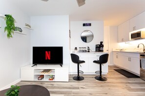 Interior - Fully Renovated BRAND-NEW Waikiki Oasis! (Honolulu)