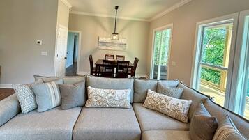 Smart-tv och eldstad