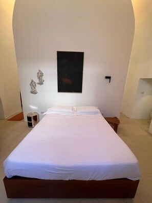 1 dormitorio, escritorio, wifi gratis y ropa de cama