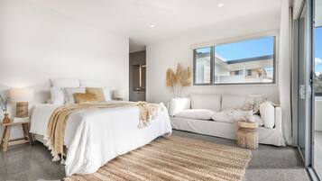 5 bedrooms, desk, iron/ironing board, free WiFi