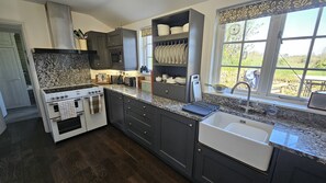 Refrigerador, microondas, horno y lavavajillas 