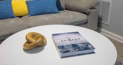 NEW Private West Loop 1br with Backyard near Green Line and CTA