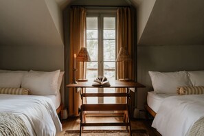 6 soverom, skrivebord, strykejern/-brett og wi-fi (inkludert)