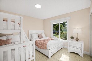 3 bedrooms, desk, iron/ironing board, free WiFi