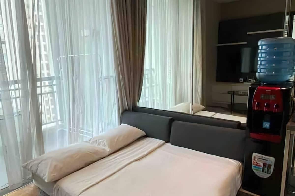 Superior Apartment, 1 Bedroom, Kitchen, City View | 3 bedrooms, minibar, desk, laptop workspace