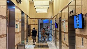 Gambar tidak terklasifikasi, 4 dari 65, tombol