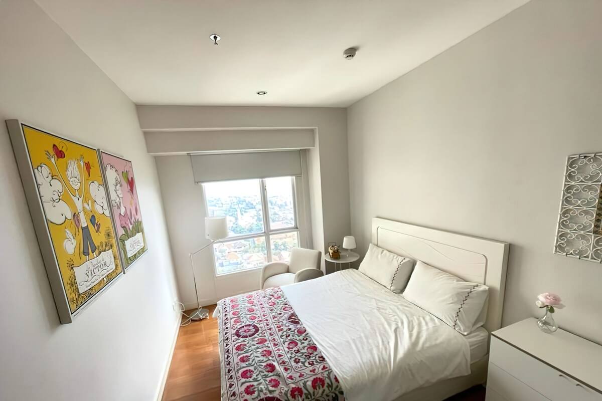 Deluxe Apartment, 3 Bedrooms, Balcony, City View | 2 bedrooms, minibar, blackout curtains, soundproofing