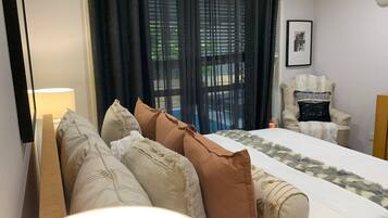 1 habitación, tabla de planchar con plancha, wifi y ropa de cama