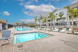 Pool - Carlsbad Gem located short distance to Legoland, Crystal Blue Beaches and more. (Carlsbad)