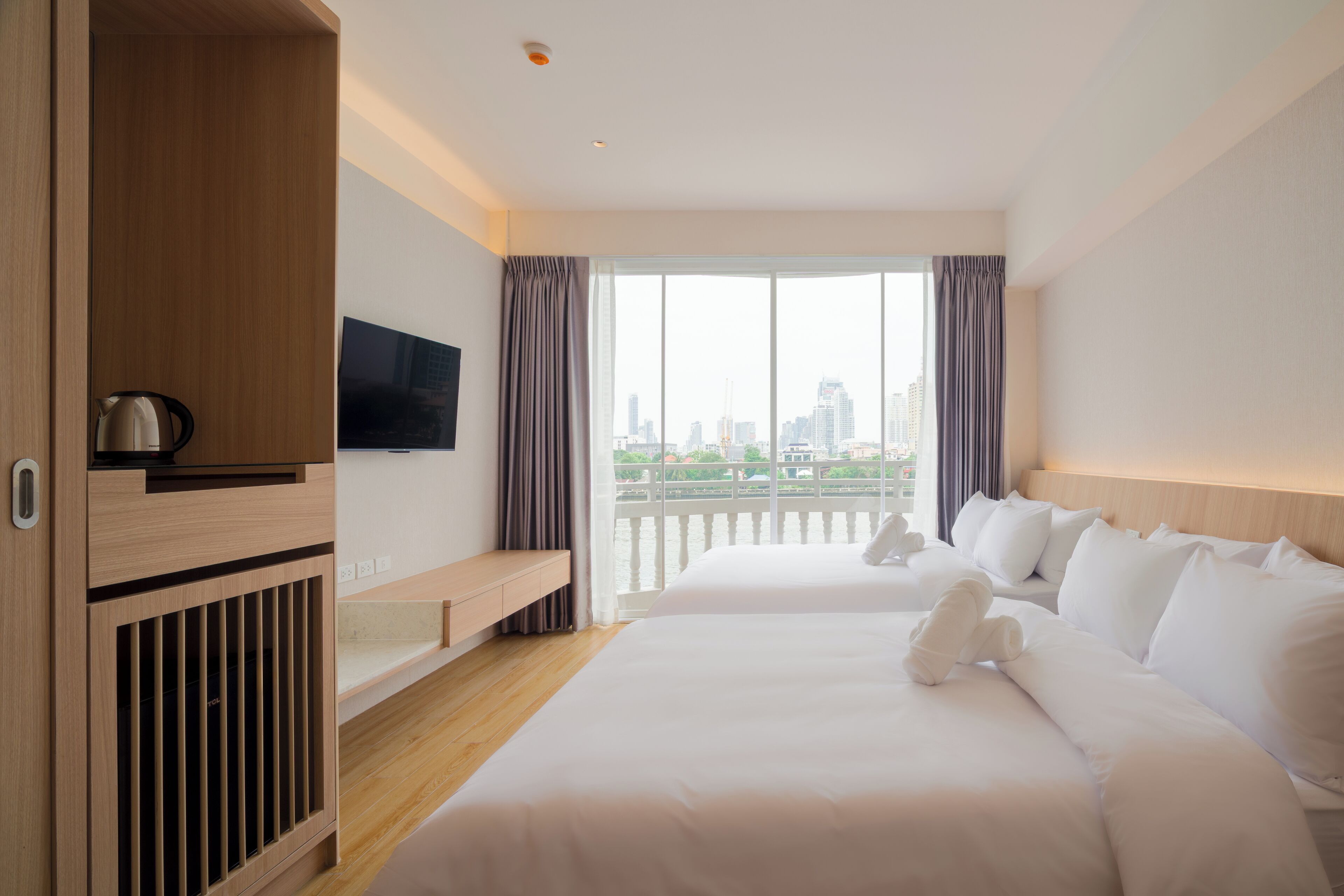 خزنة داخل الغرفة وواي فاي مجانًا