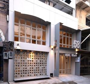 Front of property - BEAT. Warii Hostel at Chaophraya River (Bangkok)