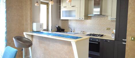 Fridge, microwave, oven, stovetop
