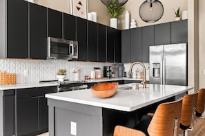 Kühlschrank, Mikrowelle, Geschirrspüler