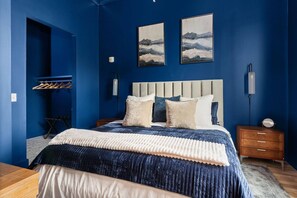 5 quartos, acesso à internet, roupa de cama