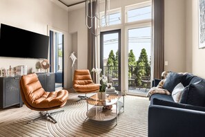 Luokittelematon kuva, 5 kautta 50, painike