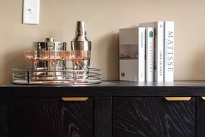 Luokittelematon kuva, 4 kautta 50, painike