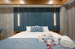 Classic Room, 1 King Bed, Non Smoking, City View | Soundproofing, free WiFi - HOTEL PLENTEOUS INN  (Ahmedabad)