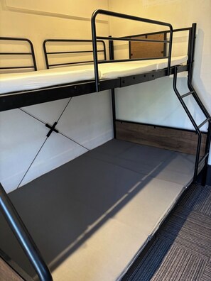 1 chambre, bureau, Wi-Fi gratuit, draps fournis