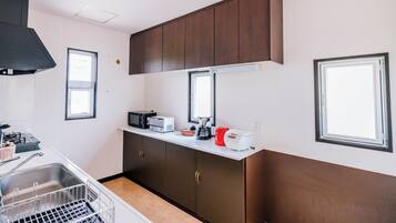 Fridge, microwave, stovetop, cookware/dishes/utensils