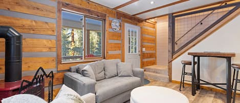 TV, fireplace, offices