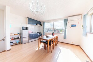 Fridge, microwave, stovetop, cookware/dishes/utensils